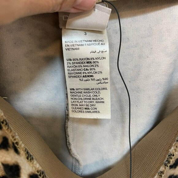 Chicos Crop Pants Sz 3 US 16 Animal Print Cotton Stretch Slimming Elastic - Picture 3 of 6